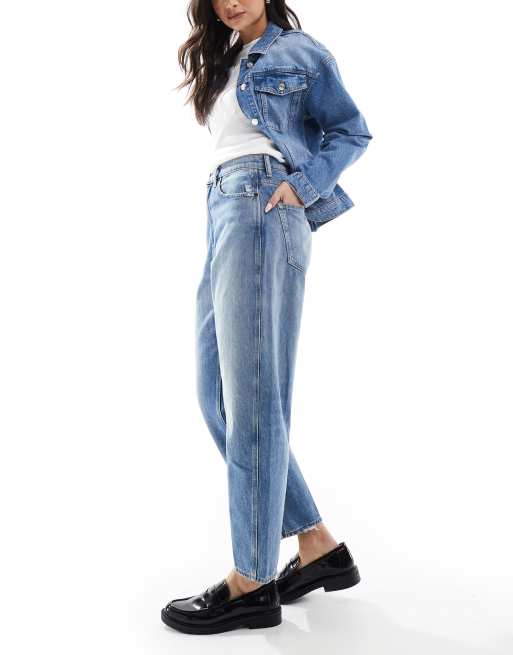Polo Ralph Lauren – Schmal zulaufende Barrel-Jeans in hellblauer Waschung, 3 von 5