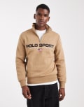 [Polo Ralph Lauren] Polo Ralph Lauren Sport capsule unisex flag logo half zip fleece sweatshirt in khaki beige-Neutral M Khaki beige