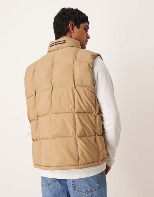 Polo Ralph Lauren – Sport – Steppweste in Khaki-Beige mit Flaggenlogo und isolierender Wattierung, 3 von 5