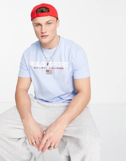 Polo Ralph Lauren - Sports capsule - T-shirt met print op de voorkant in lichtblauw