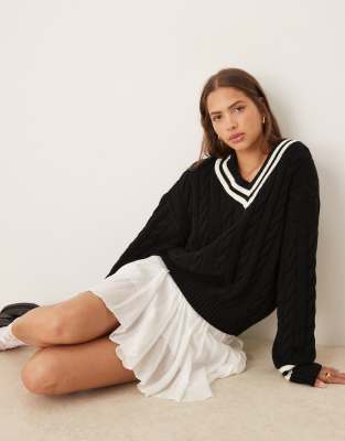 Polo Ralph Lauren - Strickpullover in Schwarz und Weiß mit V-Ausschnitt und Zopfmuster