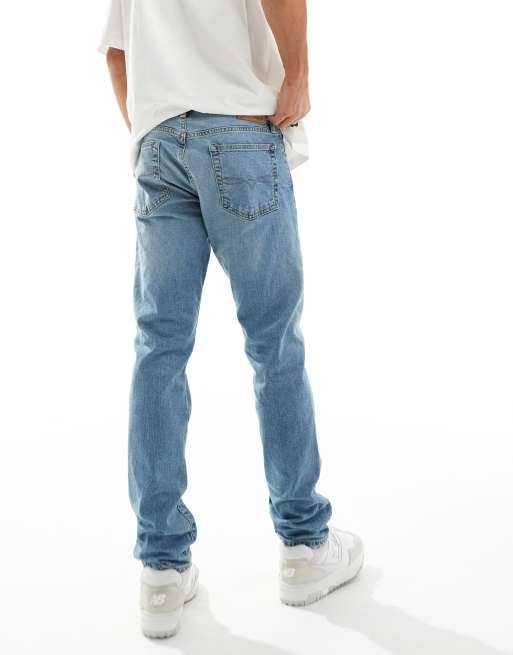 Polo Ralph Lauren Sullivan slim fit jeans in light wash, 2 of 5