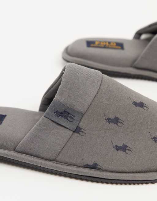 Polo Ralph Lauren – Summit Scuff – Hausschuhe mit Logodruck in Grau, 3 von 4