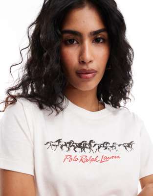 Polo Ralph Lauren - T-Shirt in Creme mit Retro-Pferdelogo auf Brusthöhe-Weiß