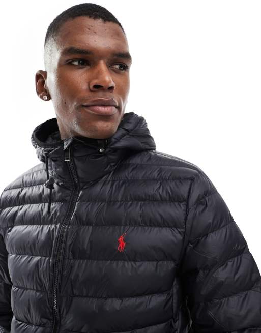Polo Ralph Lauren Terra Piumino nero leggero con logo e cappuccio ASOS