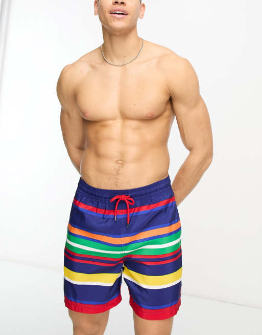 Polo Ralph Lauren – Traveler – Mittellange Badeshorts in Marineblau mit bunten Querstreifen und Markenlogo