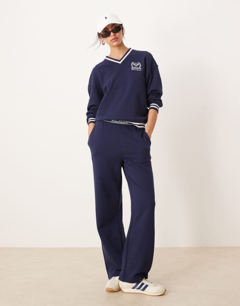 Polo Ralph Lauren Wimbledon capsule crest logo tipped v-neck sweatshirt and straight joggers co-ord in navy - view 1