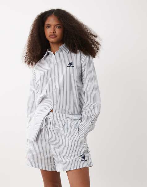 Polo Ralph Lauren – Wimbledon Capsule – Gestreifte Shorts in Weiß mit Bundfalten und Wappenstickerei, Kombiteil - view 1