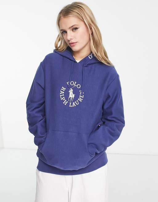 Polo Ralph Lauren x ASOS - Collaboration exclusive - Sweat à capuche avec logo circulaire sur le devant et bande griffée sur la capuche - Bleu marine 