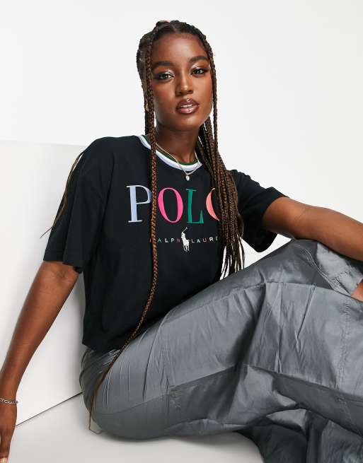 Polo Ralph Lauren x ASOS - Cropped, sort T-shirt med 'Polo'-logoprint - Kun hos ASOS