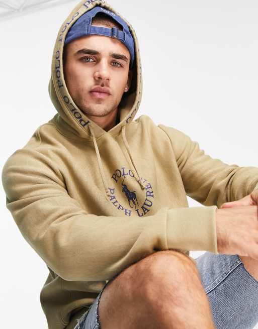 Polo Ralph Lauren x ASOS Exclusive Collab Kapuzenpullover in Hellbraun mit rundem Brust Logo und Logostreifen auf der Kapuze ASOS