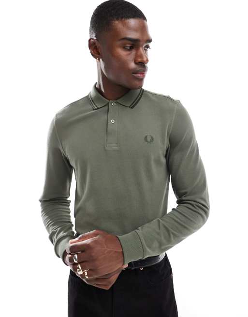 Polo verde caqui de manga larga con ribetes dobles de Fred Perry