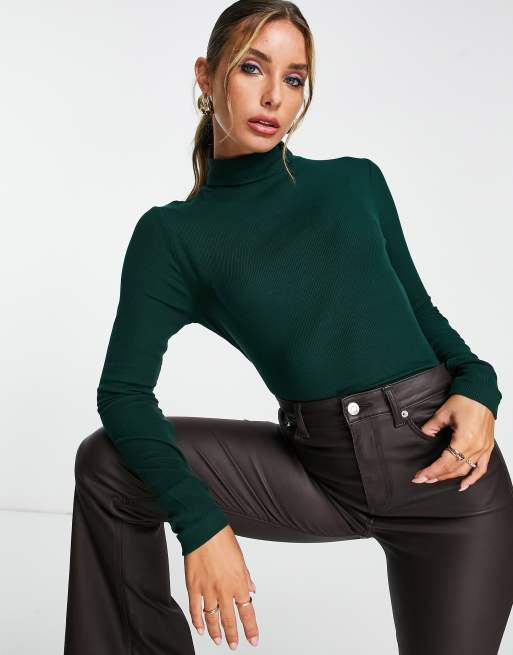 Polo verde oscuro ajustado con cuello alto de Whistles