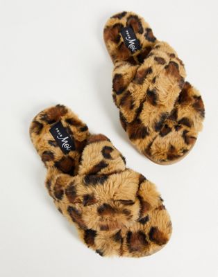 Pour Moi faux fur crossover slider slipper in natural leopard