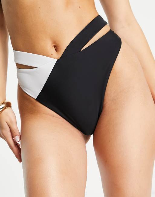 Pour Moi - Freedom - Slip bikini con taglio a V e cut-out bianco e nero