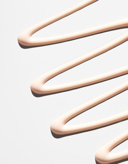 Prebase de maquillaje iluminadora de tamaño viaje Pure Canvas de Laura Mercier, 3 de 4