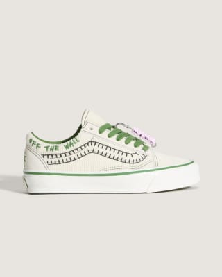 Premium Old Skool Charms - Sneaker in Creme-Neutral