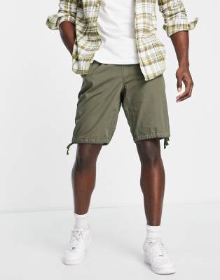 casual shorts in khaki