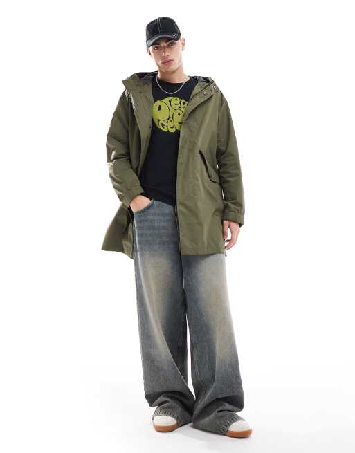 Pretty Green – Langer Parka in Khaki mit Logo-Patch am Ärmel, 2 von 4
