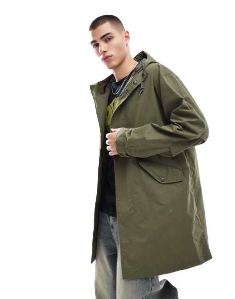 Pretty Green – Parka o wydłużonym fasonie w kolorze khaki z naszywką z logo na ramieniu - view 1