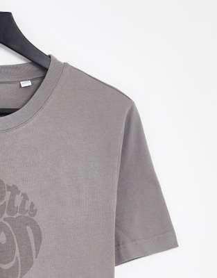 grey pretty green t shirt