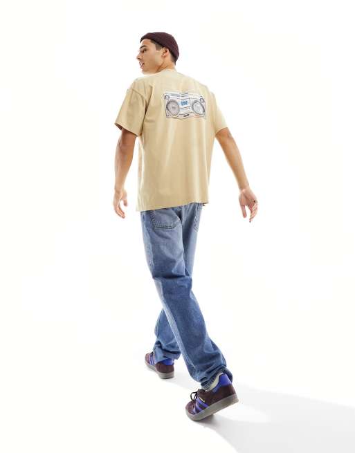 Pretty Green - Ruimvallend T-shirt met print op de stereo-print op de achterkant in beige