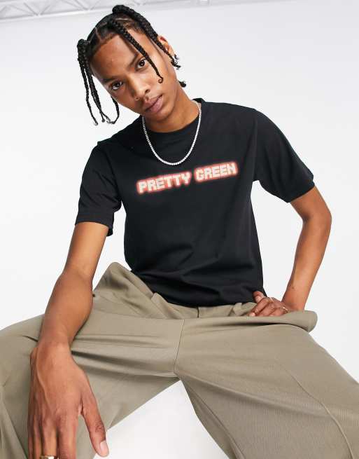 Pretty Green - Sort scoreboard-t-shirt med brysttryk