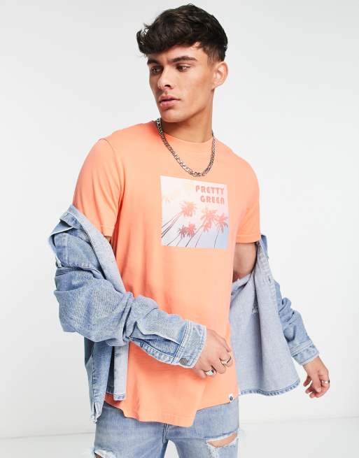 Pretty Green - T-shirt rosa con stampa di palme sul petto