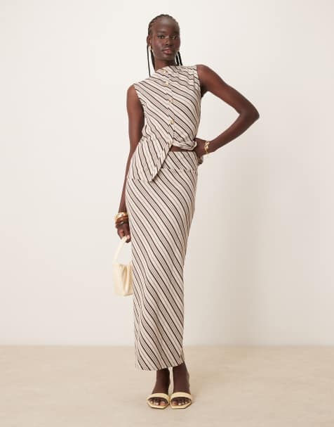 Pretty Lavish - Asymmetrische gestreepte jersey maxirok in bruin en crème, deel van co-ord set - view 1