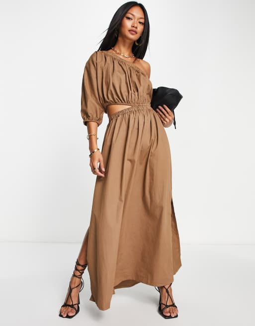 Pretty Lavish – Asymmetrisches, wadenlanges Hängerkleid in Braun mit Zierausschnitt