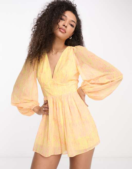 https://images.asos-media.com/products/pretty-lavish-balloon-sleeve-romper-in-abstract-spot/204363919-1-abstractspot?$n_640w$&wid=513&fit=constrain