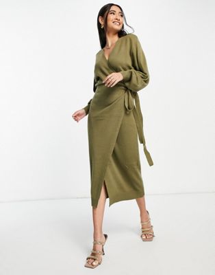 Robes Pretty Lavish - Beau - Robe portefeuille en maille nouée à la taille - Vert olive