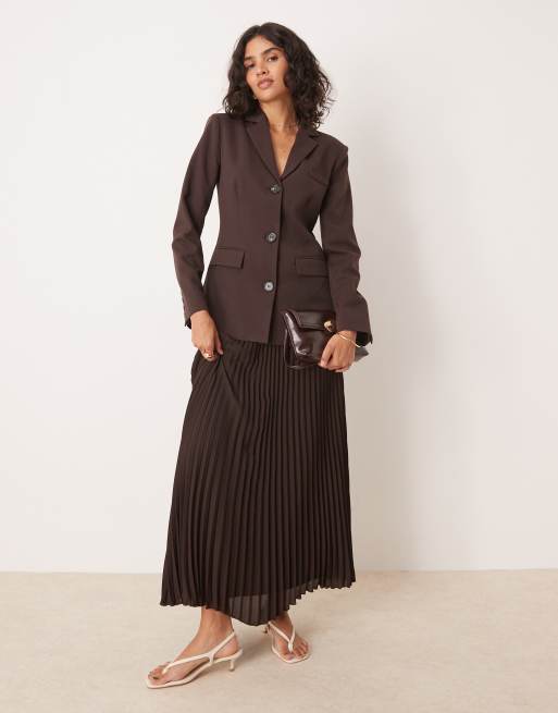 Pretty Lavish - Blazer stretto in vita marrone cioccolato in coordinato, 2 di 4