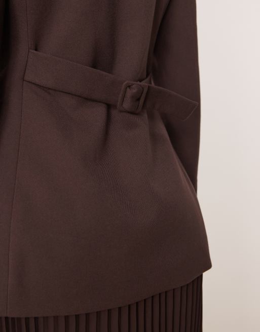 Pretty Lavish - Blazer stretto in vita marrone cioccolato in coordinato, 3 di 4
