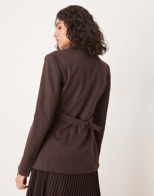 Pretty Lavish - Blazer stretto in vita marrone cioccolato in coordinato, 4 di 4