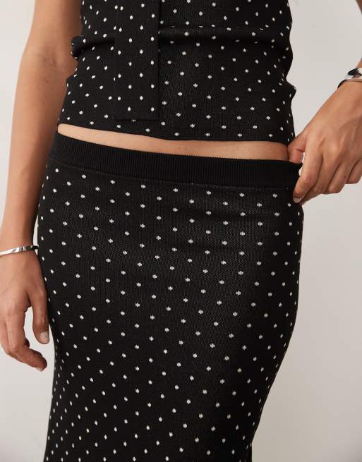 Pretty Lavish – Bonnie – Svart, prickig, stickad maxikjol med fishtail, del av set, 5 av 5