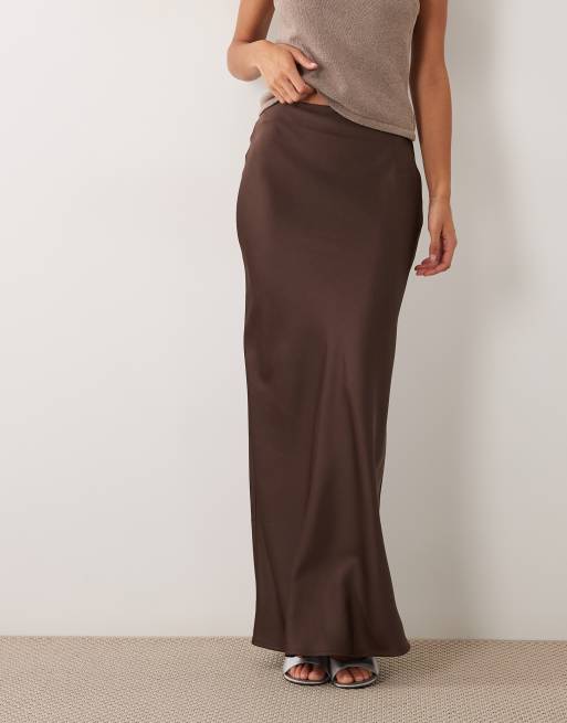 Pretty Lavish Breya satijnen maxi rok in donkerbruin, 4 van 5