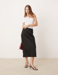 [Pretty Lavish] Pretty Lavish Breye maxi skirt in black 14 Black