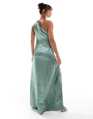 Pretty Lavish - L'invitée - Amelia - Robe longue asymétrique en satin à fronces - Eucalyptus