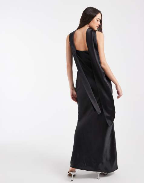 Pretty Lavish – Bridesmaid – Keisha – Satin-Maxikleid in Schwarz mit Wasserfallausschnitt und Schal - view 1
