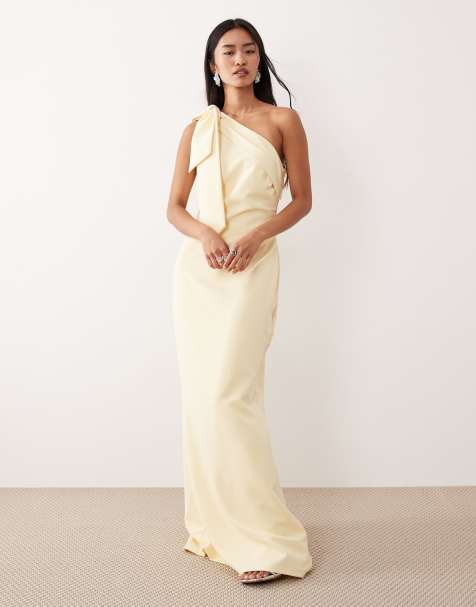 Pretty Lavish – Bridesmaid – Maxikleid aus Kreppstoff in Zitronengelb mit One-Shoulder-Schleifenträger - view 1