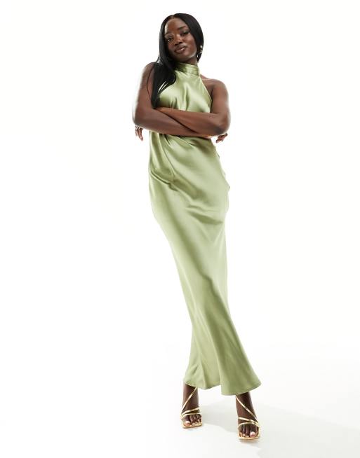 Pretty Lavish Bridesmaid – Raleigh – Oliwkowa satynowa sukienka maxi z odkrytymi plecami