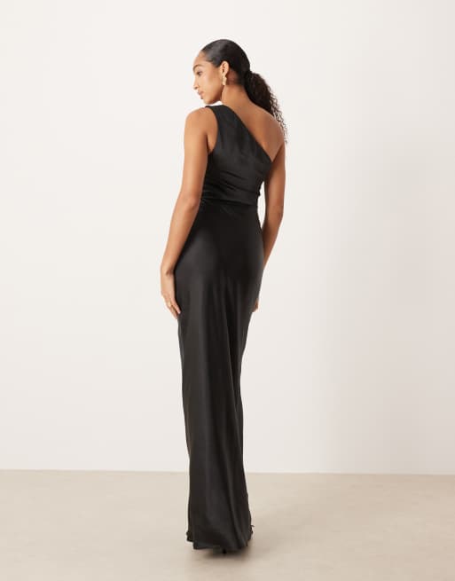 Pretty Lavish Bridesmaids - Juliet - Sort oneshoulder-maxikjole med samlet detalje i satin, 4 af 4