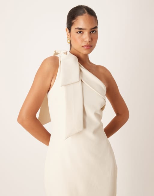 Pretty Lavish - Brudepiger - Cremehvid oneshoulder-maxikjole med sløjfe i crepe, 2 af 4