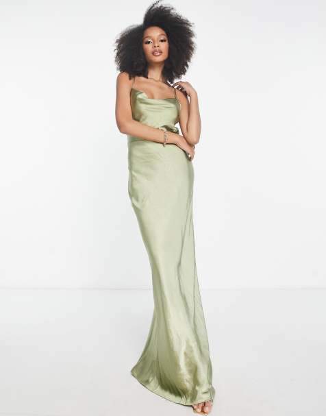 Pretty Lavish - Bruidsmeisjes - Keisha - Satijnen maxi jurk met gedrapeerde halslijn in zacht olijfgroen - view 1