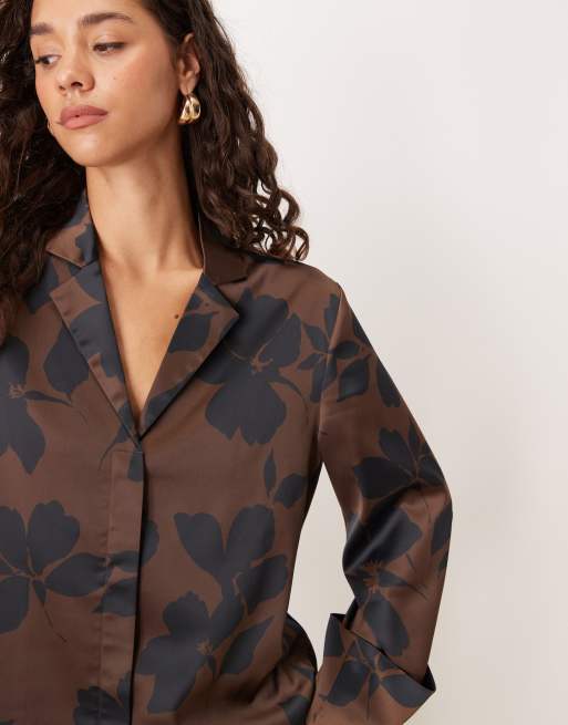 Pretty Lavish – Brun skjorta i oversize med abstrakt tryck, del av set, 3 av 4