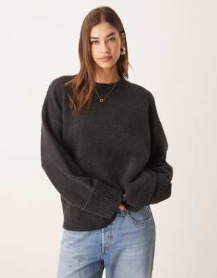 Pretty Lavish - Camille - Oversize-Pullover aus Teddyfleece in Anthrazit-Grau