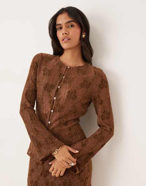 Pretty Lavish - Cardigan marrone cioccolato in pizzo in coordinato, 2 di 4