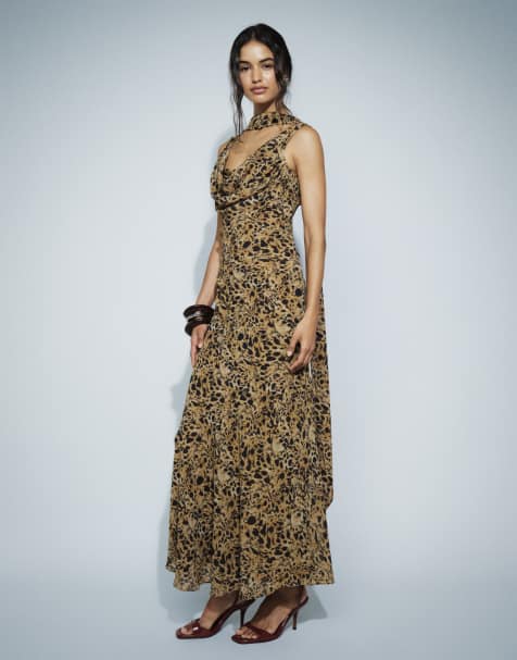 Pretty Lavish Chiffon-Maxikleid mit Wasserfallausschnitt und Schal-Detail in braunem Leopardenmuster - view 1
