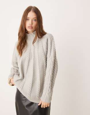 chunky cable knit sweater in light gray-White